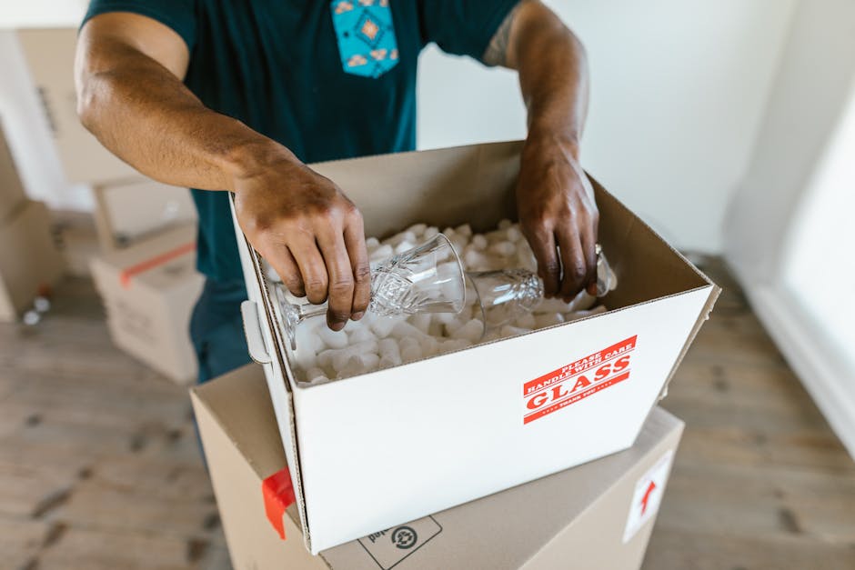 How to pack fragile items for removals with pro tips